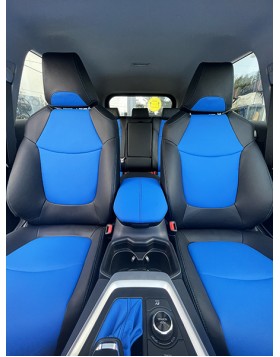 Ταπετσαρία Αυτοκινήτου σε Toyota Rav του 2021, μοναδικός συνδυασμός μπλέ και μαύρου δέρματος άριστης ποιότητας.