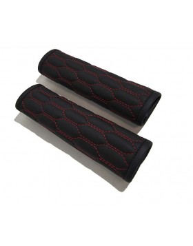 Μαξιλάρι ζώνης από μαύρο τεχνόδερμα και κόκκινες ραφές σε σχέδιο κυψέλης ,2 τεμάχια